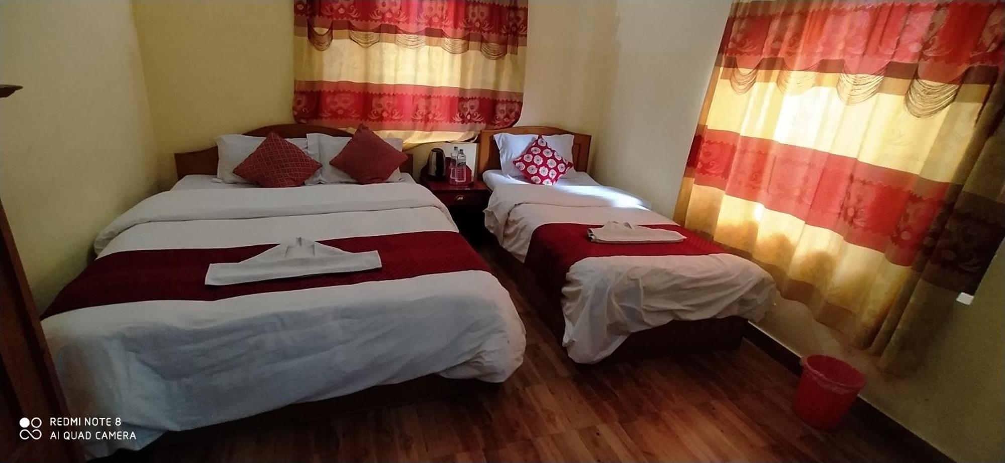 Hotel Plaza Nepal Pokhara Exterior photo